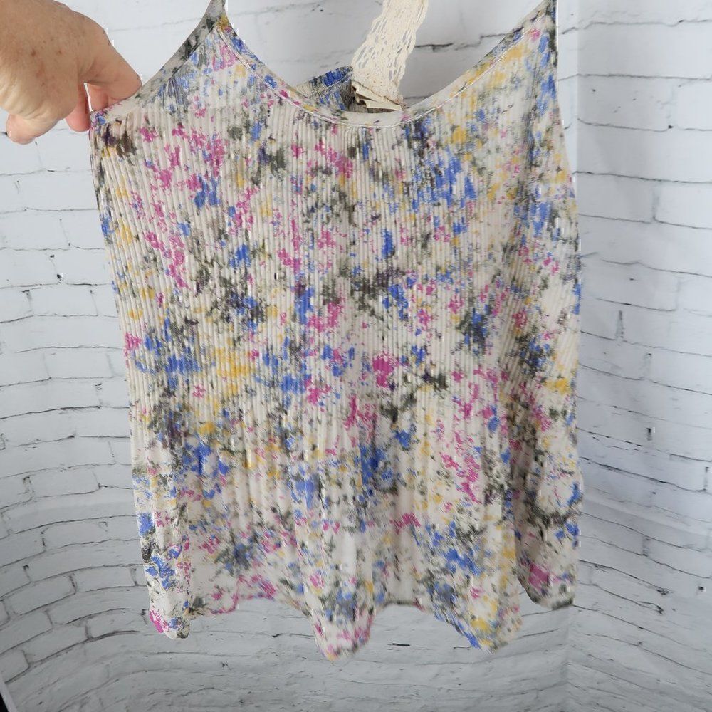 DAYTRIP MULTI COLOR FLORAL ACCORDIAN FOLD CAMISOLE TOP WITH LACE DETAIL SIZE S - Picture 5 of 8